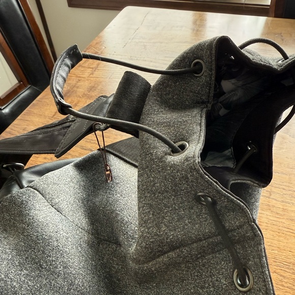 Lululemon Drawstring Bag - Picture 14 of 14